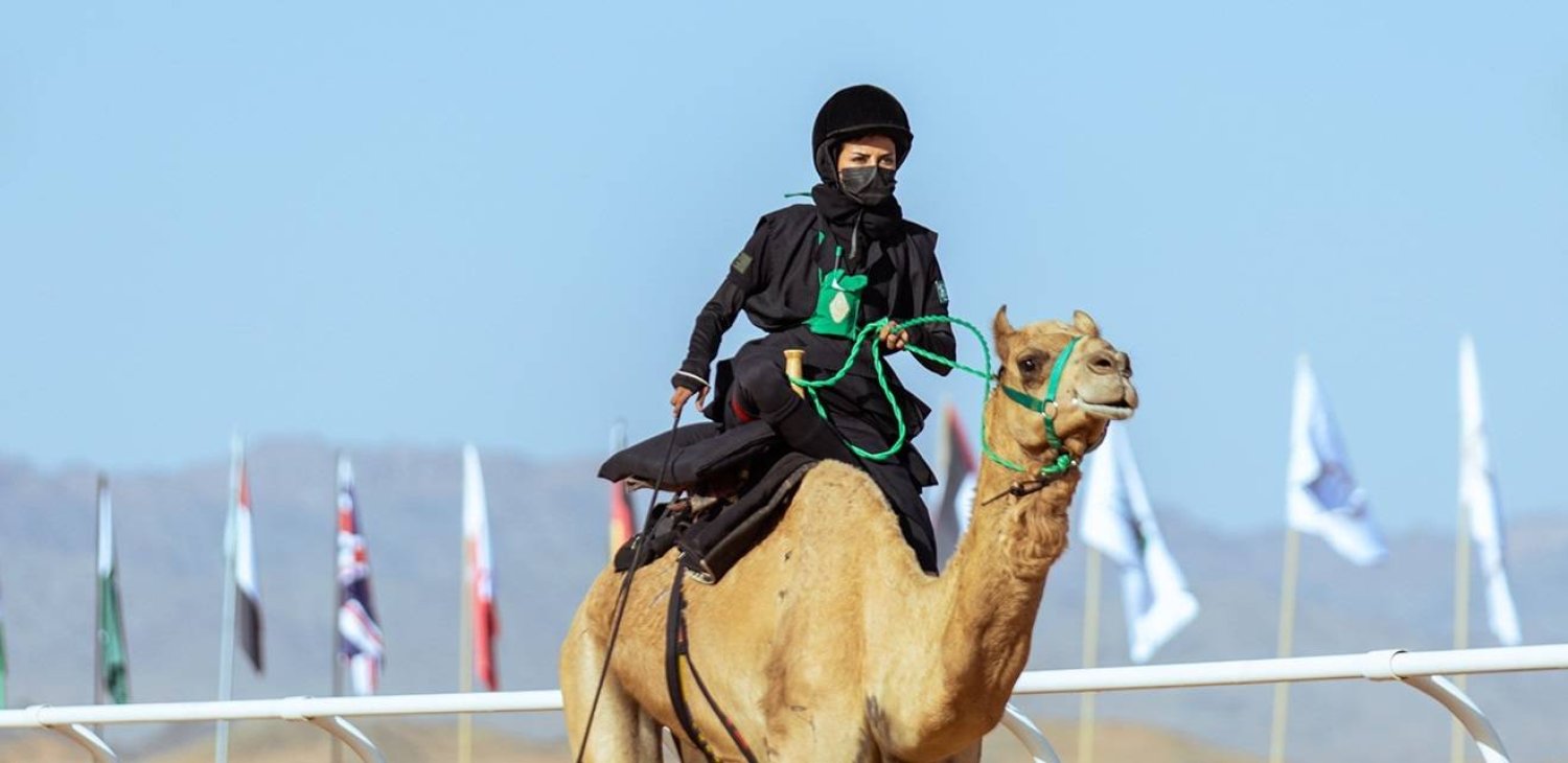 الهجانة السعودية خلود خلال سباق القدرة الدولية للهجن بالعلا (الشرق الأوسط)