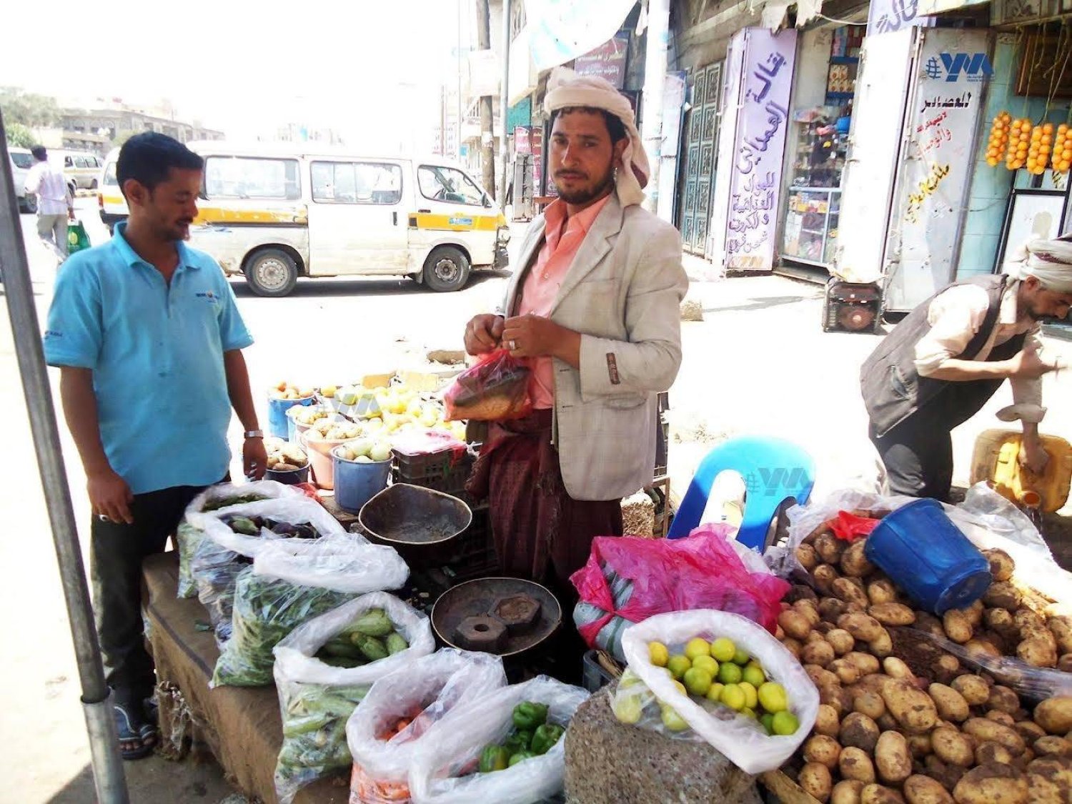 عدد الأسر اليمنية التي تعاني عدم كفاية الاستهلاك الغذائي ارتفع إلى 49 % (إعلام محلي)
