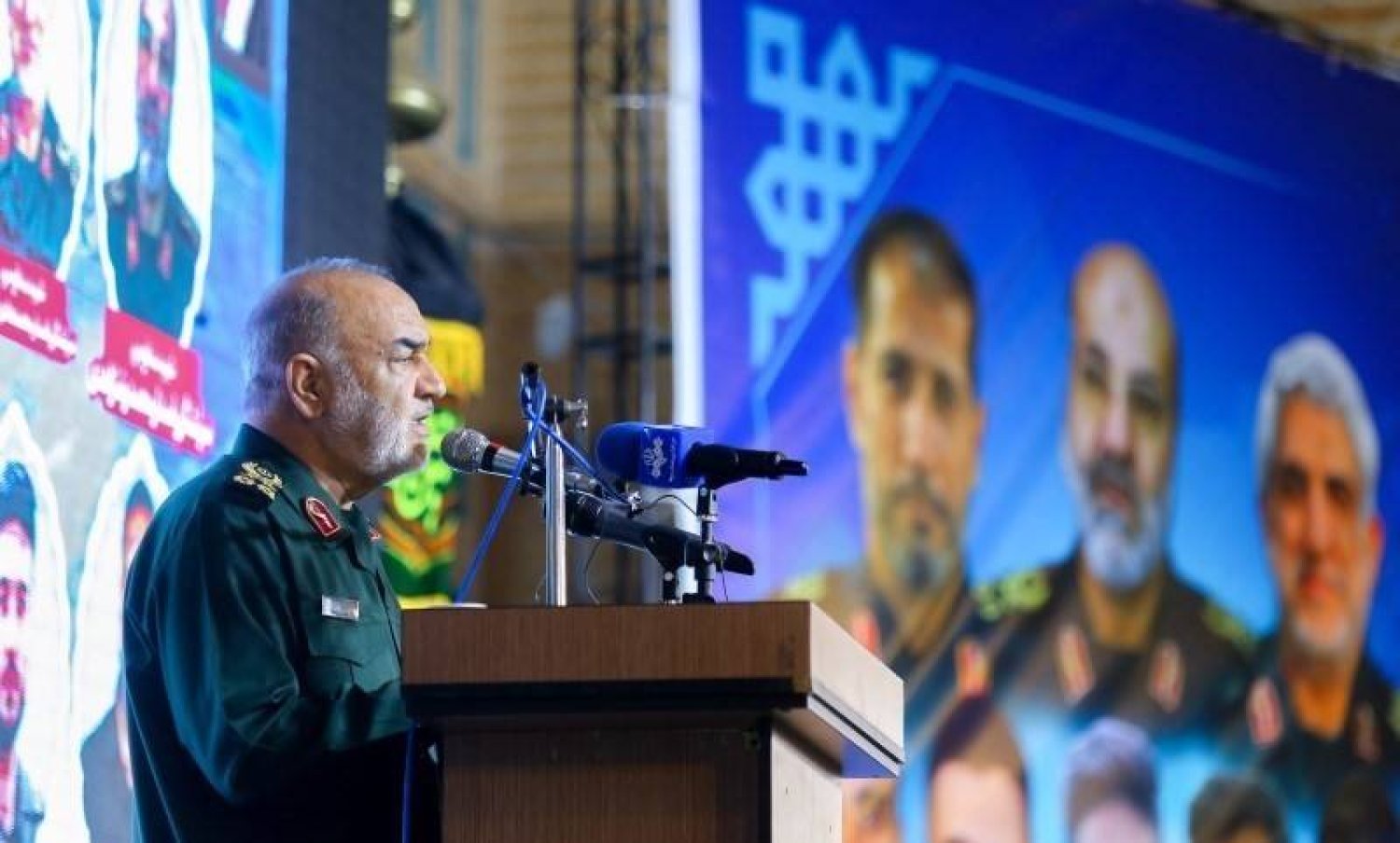قائد «الحرس الثوري» حسين سلامي متحدثاً في طهران اليوم خلال مراسم الأربعين لضباط قُتلوا في قصف مبنى القنصلية الإيرانية في دمشق (تسنيم)