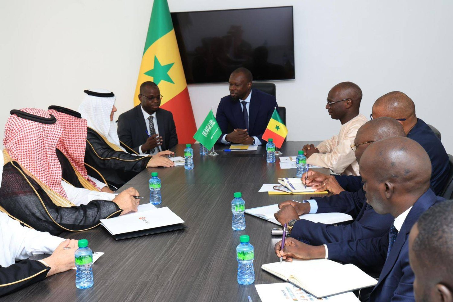 خلال اجتماع وزير البيئة والمياه والزراعة السعودي مع رئيس وزراء السنغال (الشرق الأوسط)