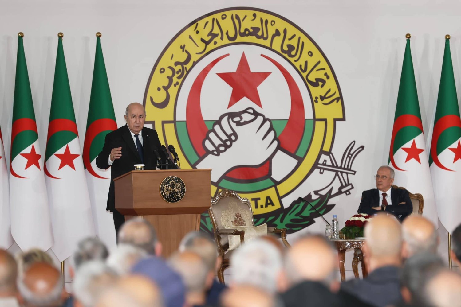 موازين قوة الأحزاب السياسية في الجزائر تُرجح كفة تبون إذا ترشح لولاية ثانية (الرئاسة)