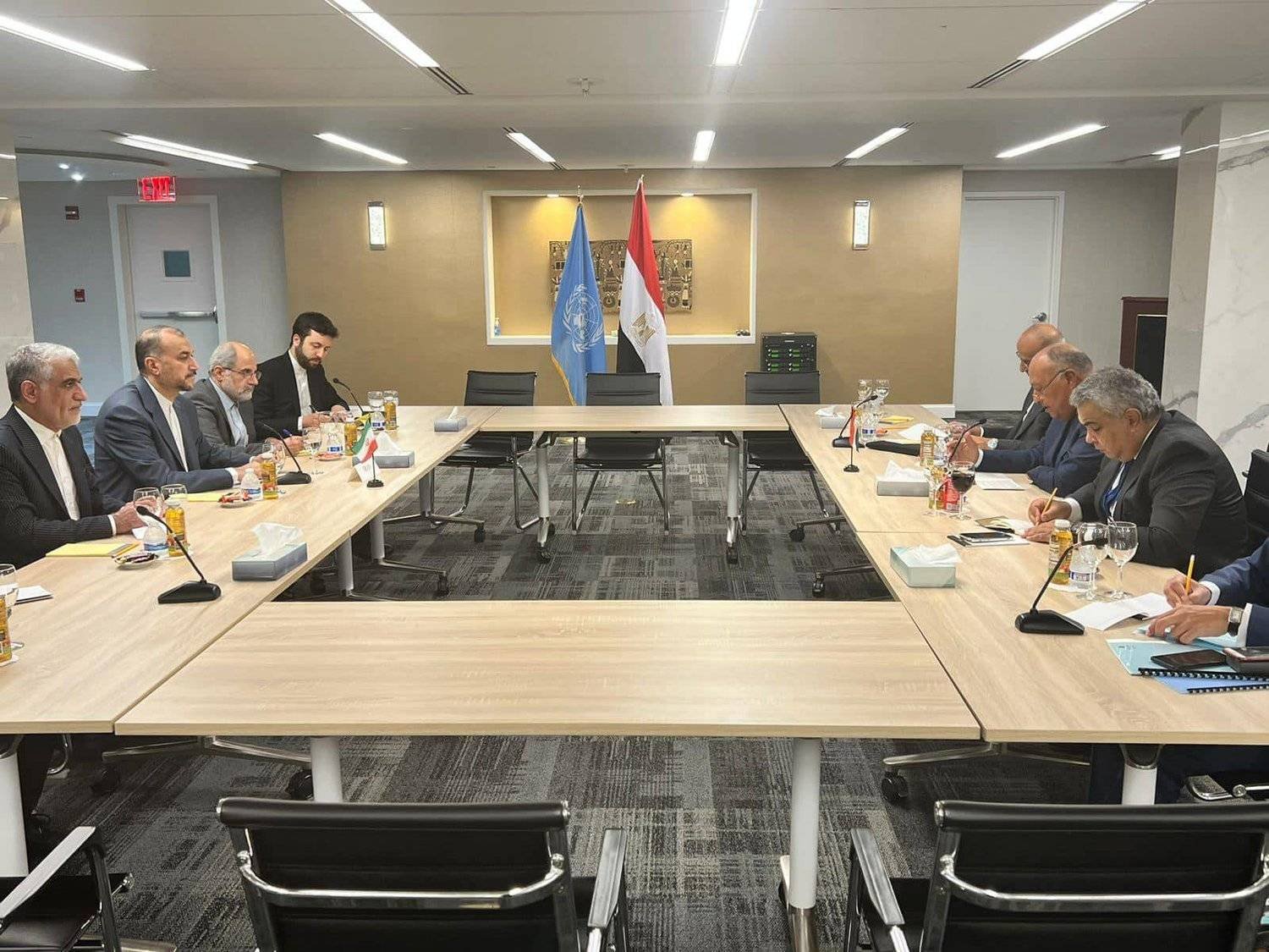 لقاء شكري وعبداللهيان في نيويورك سبتمبر الماضي بحث العلاقات بين البلدين (الخارجية المصرية)