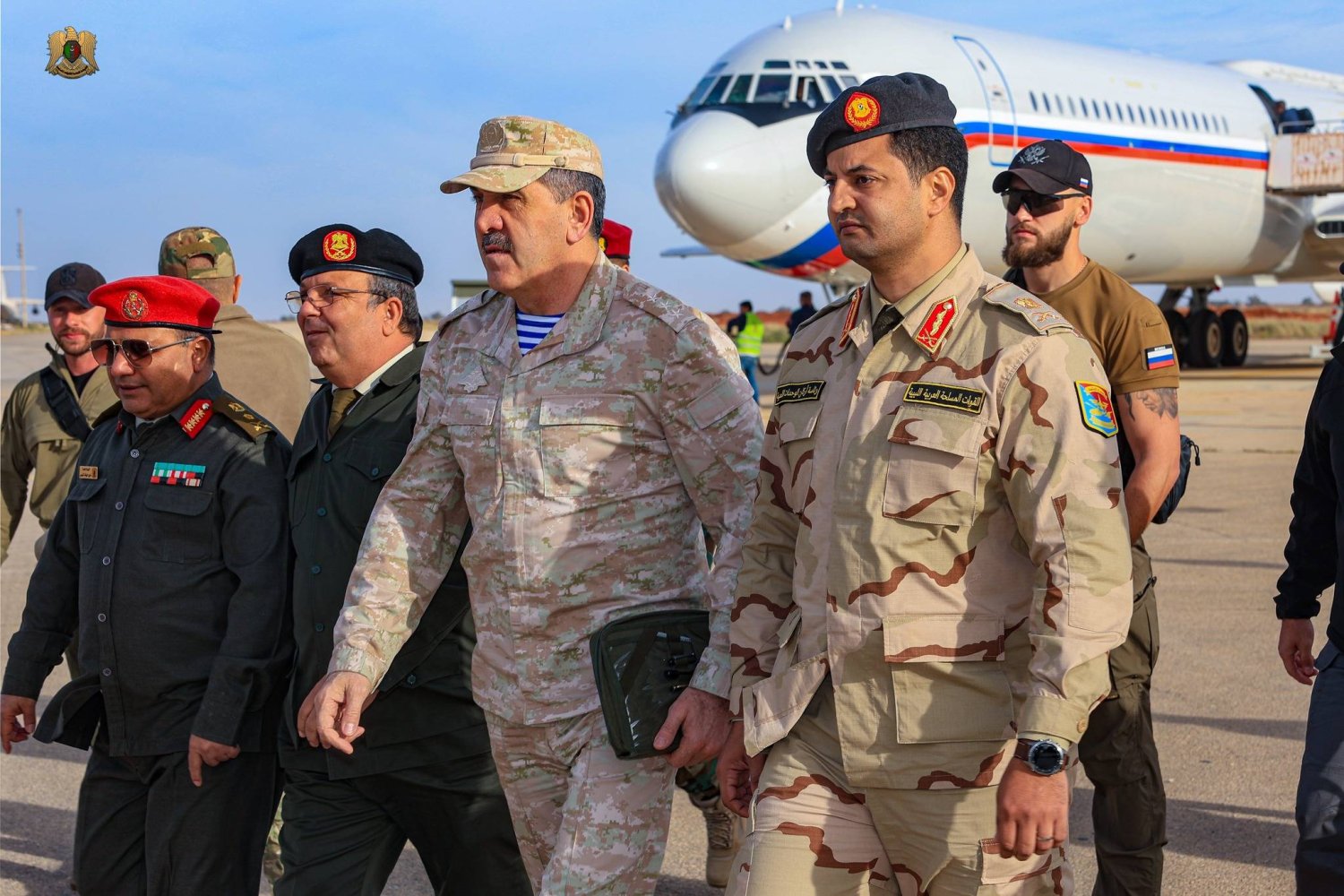 خالد حفتر يستقبل نائب وزير الدفاع الروسي يفكيروف في بنغازي خلال لقاء سابق (القيادة العامة)