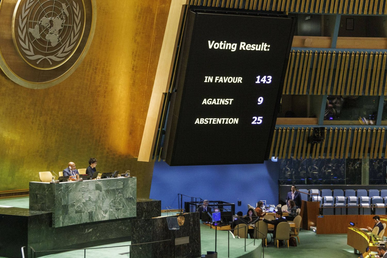 صوتت الجمعية العامة للأمم المتحدة بغالبية الدول الأعضاء على طلب فلسطين بمنحها عضوية كاملة في المنظمة (إ.ب.أ)