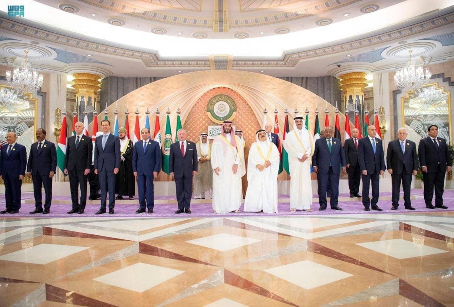 صورة تذكارية لولي العهد السعودي والقادة المشاركين بالقمة العربية الثانية والثلاثين بجدة في مايو 2023  (واس)