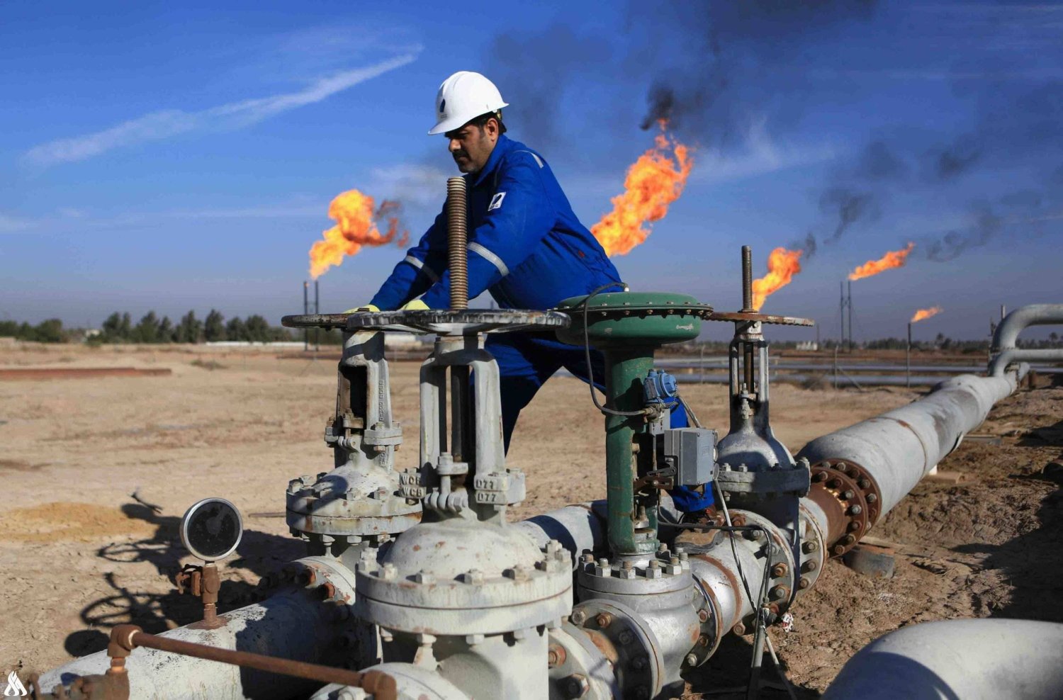 أشار وزير النفط العراقي إلى أن ما يثار حول عدم التزام العراق باتفاق خفض الإنتاج عارٍ عن الصحة (وكالة الأنباء العراقية)