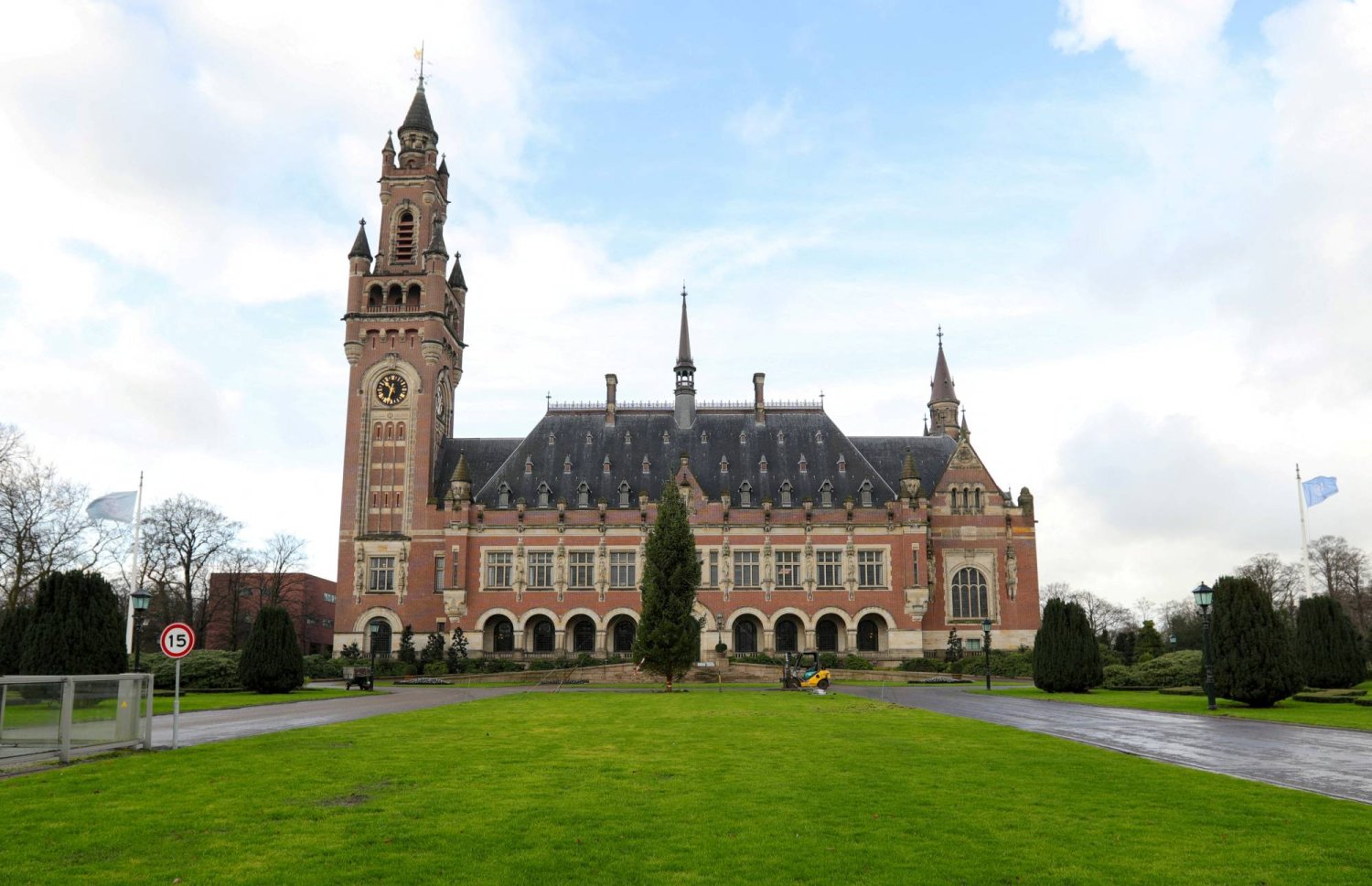 المقر الرئيسي لمحكمة العدل الدولية في هولندا (أرشيفية - رويترز)