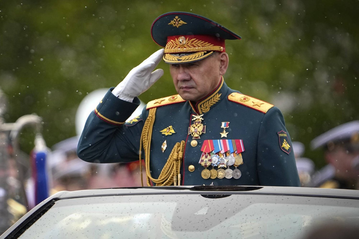 Görevden alınan Rusya Savunma Bakanı Sergey Şoygu (AP)