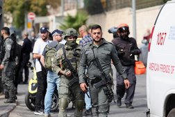 عناصر من الجيش الإسرائيلي في شوارع القدس اليوم (رويترز)