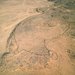صورة جوية لشرَك على شكل طائرة ورقية بجبل الزيليات في السعودية