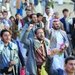 حوثيون في صنعاء يرددون هتافات ضد الحكومة اليمنية (أ.ف.ب)
