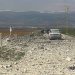 آثار الغارة الإسرائيلية في بعلبك بشرق لبنان (أ.ف.ب)