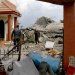 آثار غارة إسرائيلية استهدفت منزلاً في بلدة جبشيت بجنوب لبنان صباح الثلاثاء (أ.ف.ب)