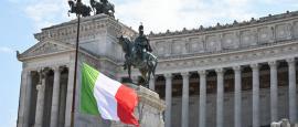 إيطاليا تنكس الأعلام حزناً على ضحايا كورونا