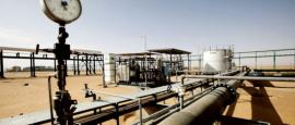 النفط الليبي... «قُوت الشعب» رهين خلافات الساسة