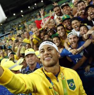 نيمار يثأر للبرازيل ويهديها أول ذهبية كرة قدم في تاريخها